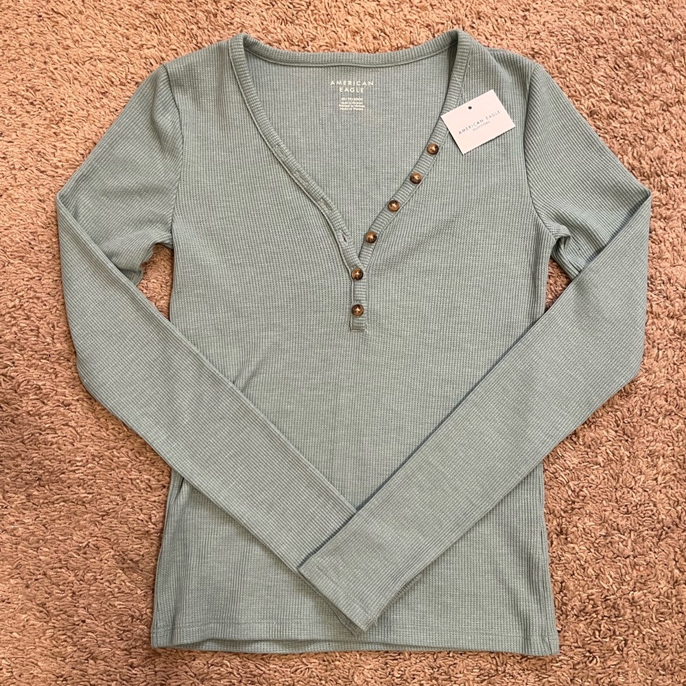 Long-sleeve American Eagle top
